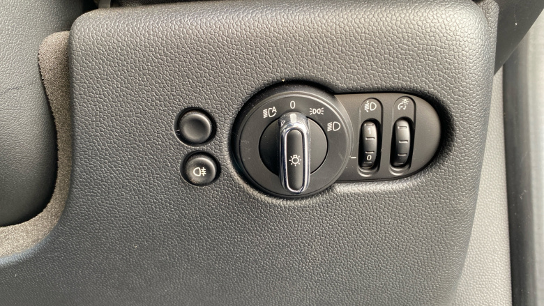 MINI Hatchback 135kW Cooper S Level 2 33kWh 3dr Auto Electric Hatchback